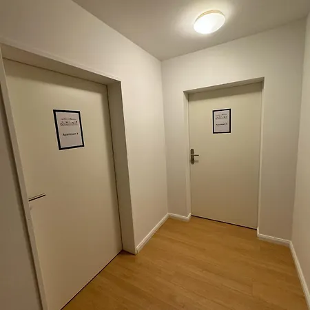 Fc-apartmenthaus Mit Grossem Garten Und Pkw Stellflaechen