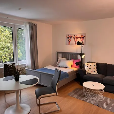 Lägenhet Fc-apartmenthaus Mit Grossem Garten Und Pkw Stellflaechen Falkensee