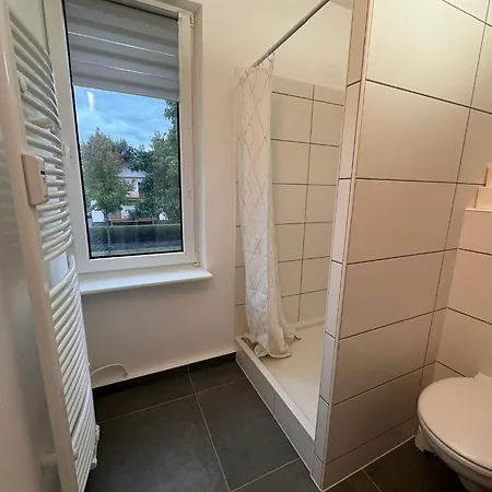 Fc-apartmenthaus Mit Grossem Garten Und Pkw Stellflaechen