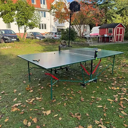 Apartamento Fc-apartmenthaus Mit Grossem Garten Und Pkw Stellflaechen Falkensee