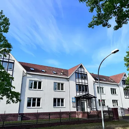 公寓 Fc-apartmenthaus Mit Grossem Garten Und Pkw Stellflaechen 法尔肯塞