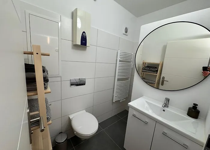 شقة Fc-apartmenthaus Mit Grossem Garten Und Pkw Stellflaechen *