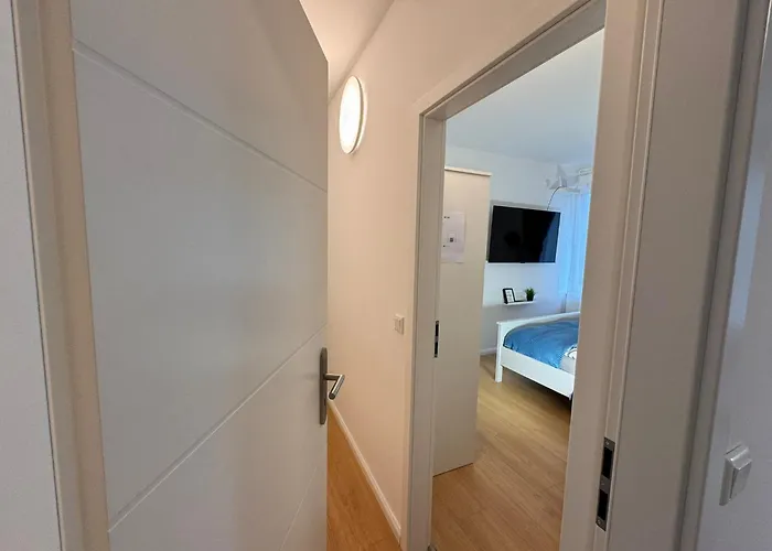 Fc-apartmenthaus Mit Grossem Garten Und Pkw Stellflaechen *