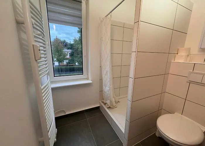 Fc-apartmenthaus Mit Grossem Garten Und Pkw Stellflaechen