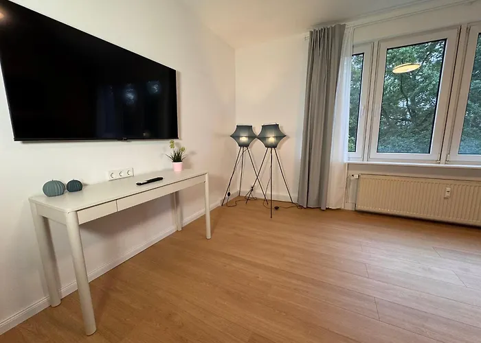 Fc-apartmenthaus Mit Grossem Garten Und Pkw Stellflaechen 아파트 *