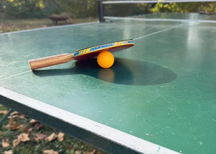 Fc-apartmenthaus Mit Grossem Garten Und Pkw Stellflaechen شقة *