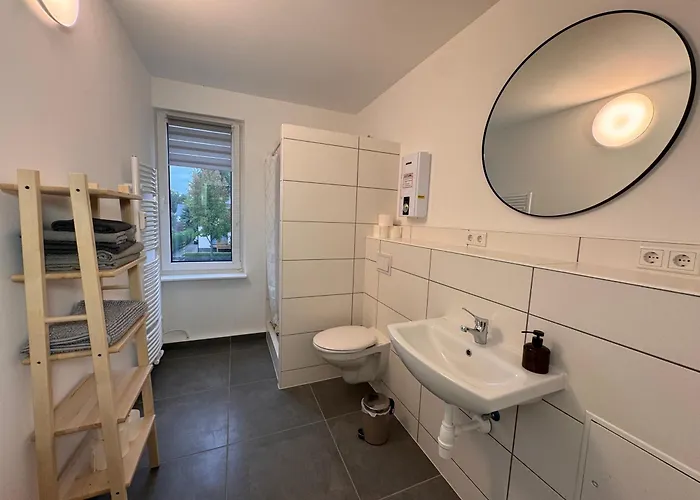 Fc-apartmenthaus Mit Grossem Garten Und Pkw Stellflaechen *