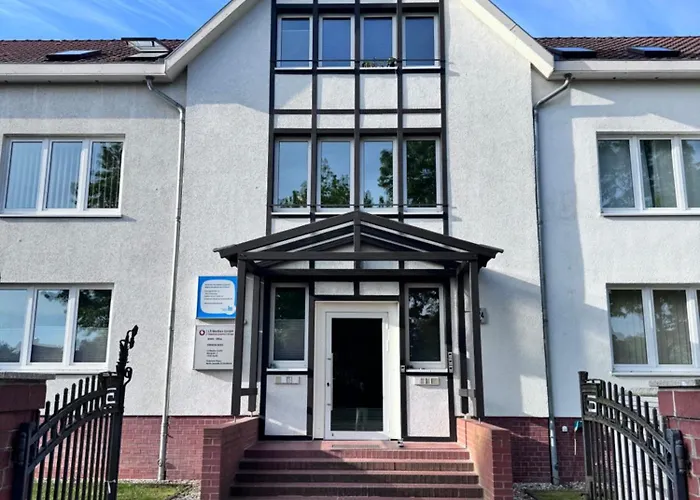 Fc-apartmenthaus Mit Grossem Garten Und Pkw Stellflaechen * فالكنزيه