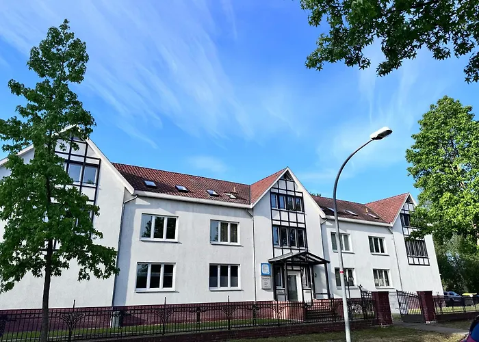 شقة Fc-apartmenthaus Mit Grossem Garten Und Pkw Stellflaechen فالكنزيه